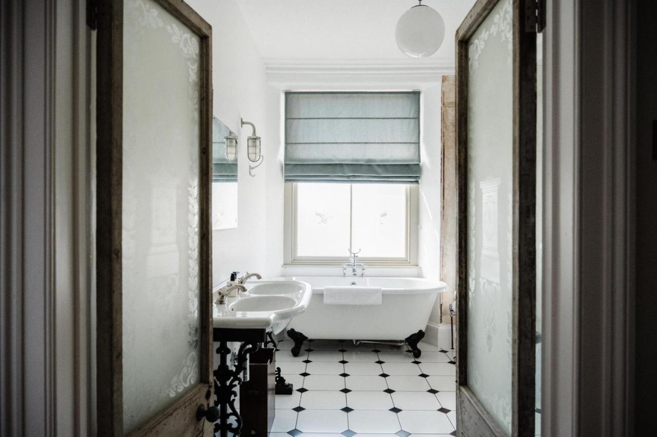 The Crooked Swan Hotel Crewkerne Ngoại thất bức ảnh